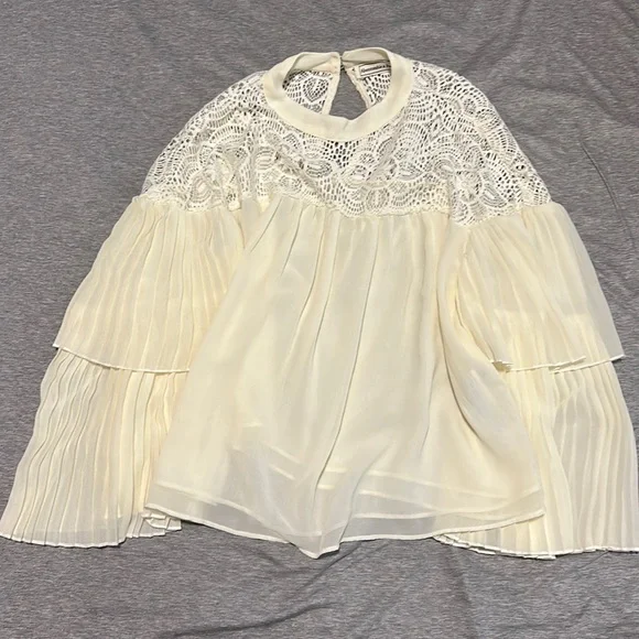 Abercrombie and Fitch white lace blouse - Picture 1 of 4